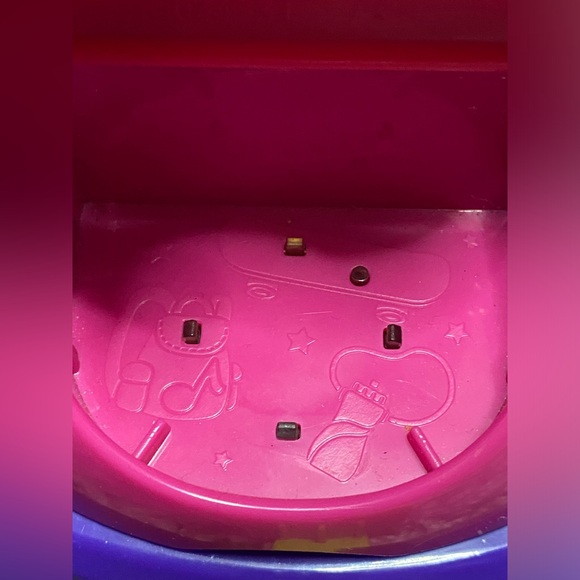 Vtech flipsies lot; 2 dolls, accessories, scale & convertible car / rock stage - Picture 6 of 13